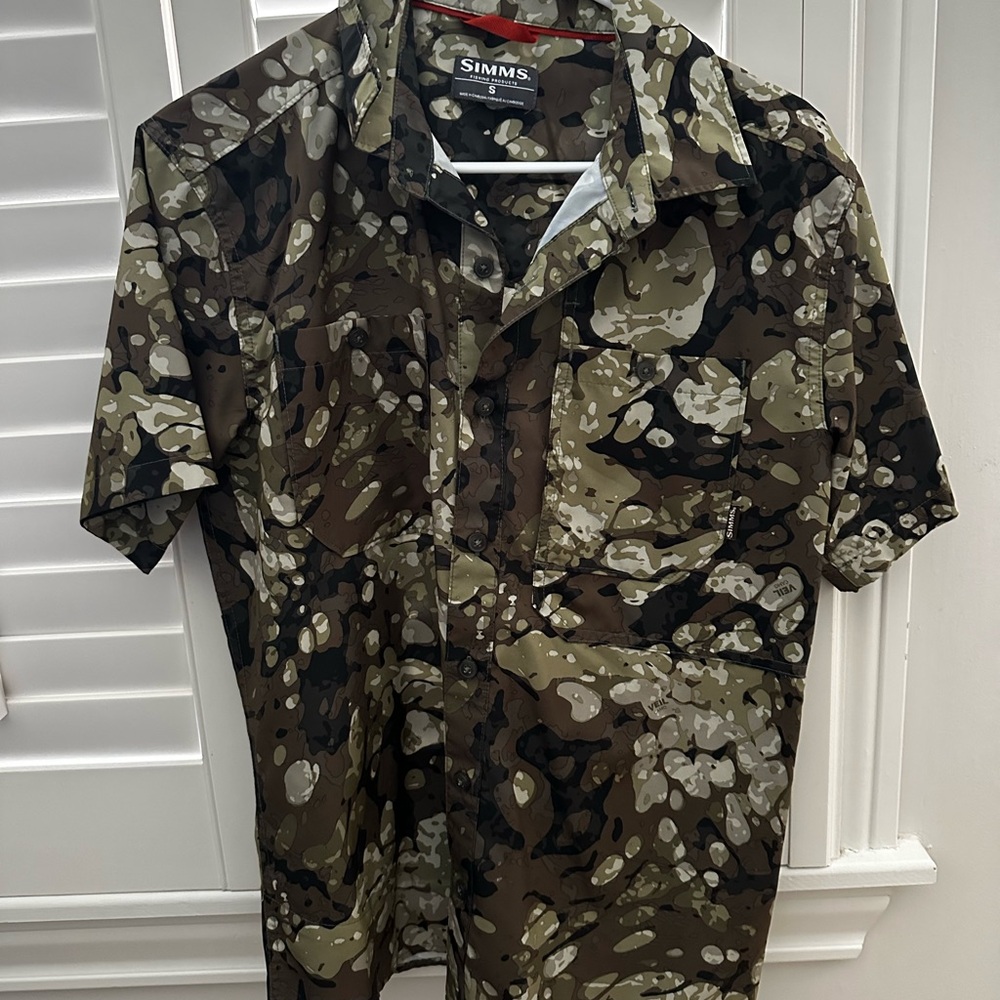 Simms Men's Multicolor Camouflage Button Down Shirt
